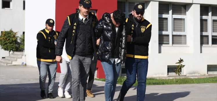 Adana'da gasbettikleri kişiyi otomobilinin bagajına kapatan 2 zanlı tutuklandı