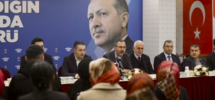 Bakan Kasapoğlu, Pendik'te ziyaretlerde bulundu