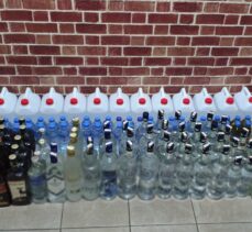 Beyoğlu'nda bir evde sahte alkol satan zanlı yakalandı