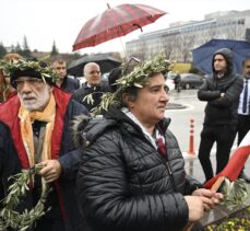 CHP ve HDP milletvekilleri, Meclis'te zeytin üreticileriyle basın toplantısı düzenledi