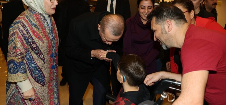 Cumhurbaşkanı Erdoğan, İstanbul'da hasta ziyareti gerçekleştirdi