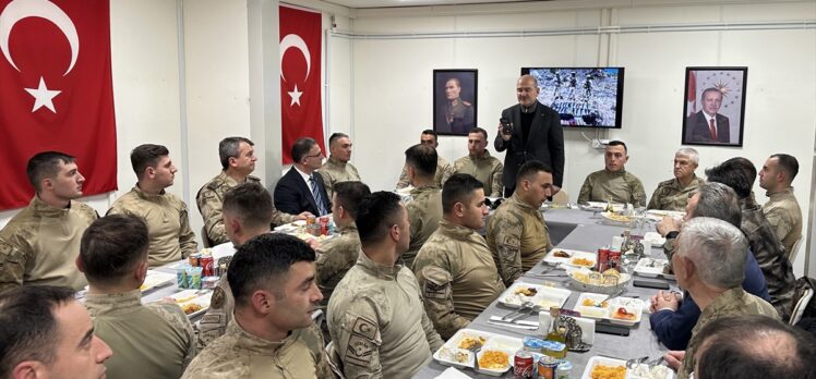 Cumhurbaşkanı Erdoğan, Tendürek Modüler Üs Bölgesi'ndeki jandarmaların yeni yılını kutladı: