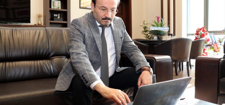 Erzurum Teknik Üniversitesi Rektörü Çakmak AA'nın “Yılın Fotoğrafları” oylamasına katıldı