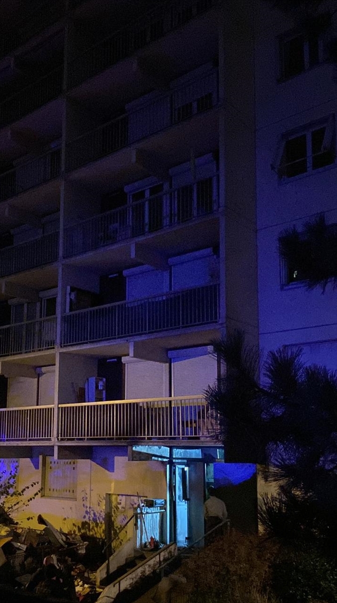 GÜNCELLEME – Fransa'da bir apartmanda çıkan yangında 5'i çocuk 10 kişi öldü