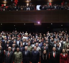 Bakan Akar, Gaziantep'in düşman işgalinden kurtuluşunun 101'inci yıl dönümü töreninde konuştu: