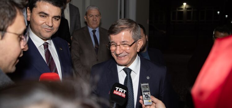 Gelecek Partisi Genel Başkanı Davutoğlu, Demokrat Parti Genel Başkanı Uysal'ı ziyaret etti