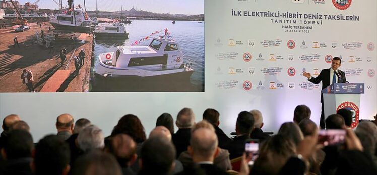 Haliç Tersanesi'nde üretilen elektrikli deniz taksiler suya indirildi