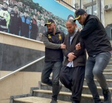GÜNCELLEME – İstanbul'da kız çocuğunun cinsel istismarı iddiasına ilişkin gözaltına alınan 2 sanık adliyeye sevk edildi