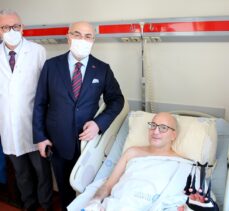 İzmir Valisi Köşger, maçta yaralanan Göztepe taraftarını ziyaret etti