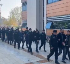 İzmir'de uyuşturucu operasyonunda yakalanan 40 kişi tutuklandı