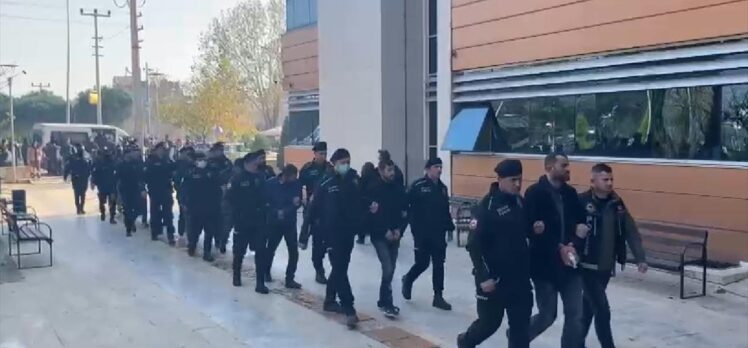 İzmir'de uyuşturucu operasyonunda yakalanan 40 kişi tutuklandı