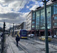 GÜNCELLEME – Kabataş-Bağcılar tramvayı raydan çıktı, 4 yolcu yaralandı
