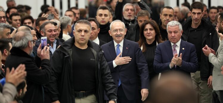 Kılıçdaroğlu, Kayseri'de kanaat önderleriyle buluştu
