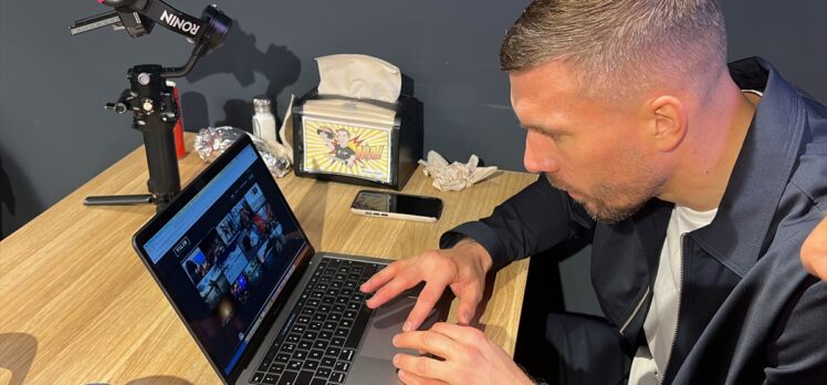 Lukas Podolski'nin “Yılın Fotoğrafları” oylamasında tercihi “Şampiyonlar” oldu