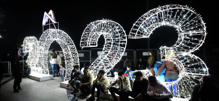 Adana, Mersin ve Hatay'da yeni yıl heyecanı yaşandı