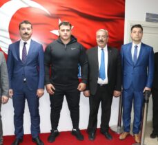 Milli güreşçi Rıza Kayaalp, Yozgat'ta yükümlülerle bir araya geldi