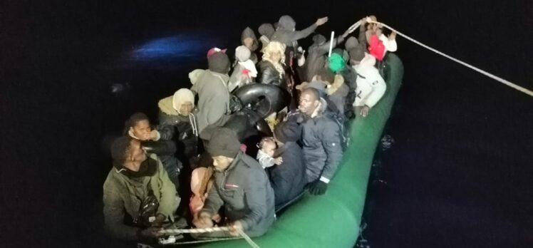 Muğla açıklarında 88 düzensiz göçmen kurtarıldı
