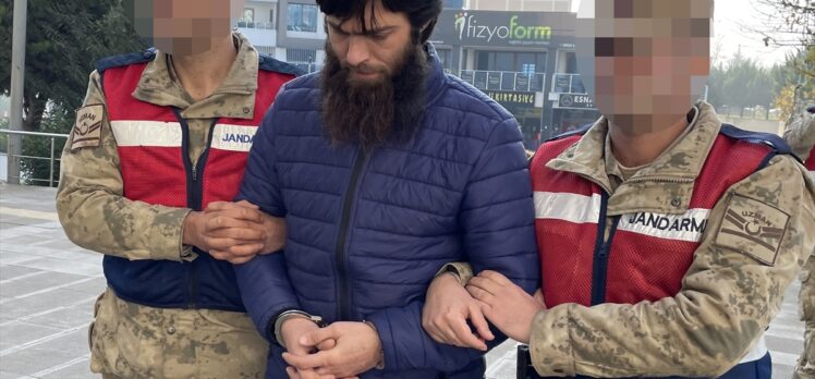 Sınır hattında yakalanan DEAŞ'lı terörist, Hatay'da adliyeye sevk edildi