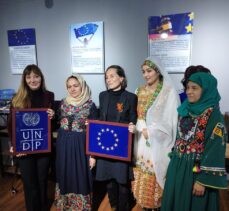 AB, Özbekistan'daki Afganlar için Tirmiz'de bilim merkezi açtı