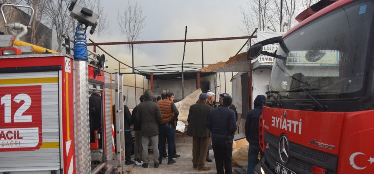 Adana'da çıkan yangında müstakil ev kullanılamaz hale geldi