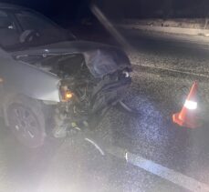 Adıyaman'da hafif ticari araç ile otomobil çarpıştı, 5 kişi yaralandı