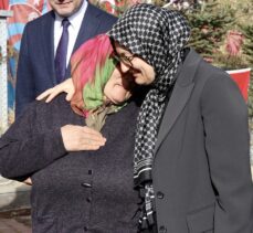 AK Parti'li Belgin Uygur, şehit Eren Bülbül'ün mezarını ziyaret etti
