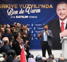 AK Parti'li Dağ, partisinin İzmir'deki üye katılım töreninde konuştu: