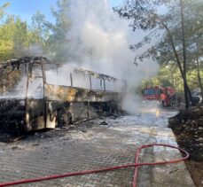 Antalya'da seyir halindeki tur otobüsünde yangın çıktı