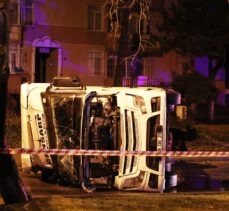 GÜNCELLEME – Bakırköy'de devrilen tankerin sürücüsü yaralandı