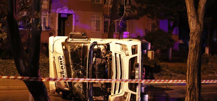 GÜNCELLEME – Bakırköy'de devrilen tankerin sürücüsü yaralandı