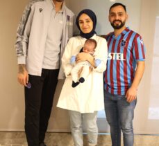 Bebeklerine “Uğurcan Çakır” adını veren aileden Trabzonsporlu futbolcuya ziyaret