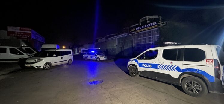 Bursa'da iş yerinde uyuşturucu ticareti yaptığı iddia edilen 4 kişi yakalandı