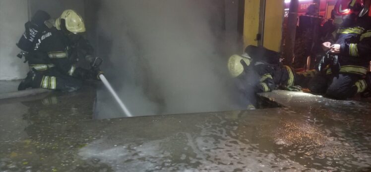 Denizli'de medikal malzeme fabrikasının deposunda çıkan yangın söndürüldü