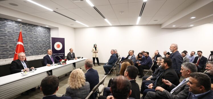 Dışişleri Bakanı Çavuşoğlu, ABD'de Türk vatandaşlarıyla bir araya geldi: