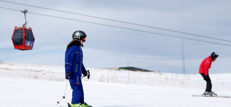 Erciyes Kayak Merkezi “suni karlama”yla kayakseverlerin hizmetinde