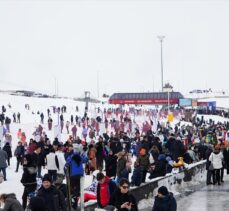 Erciyes Kayak Merkezi'nde hafta sonu yoğunluk yaşandı