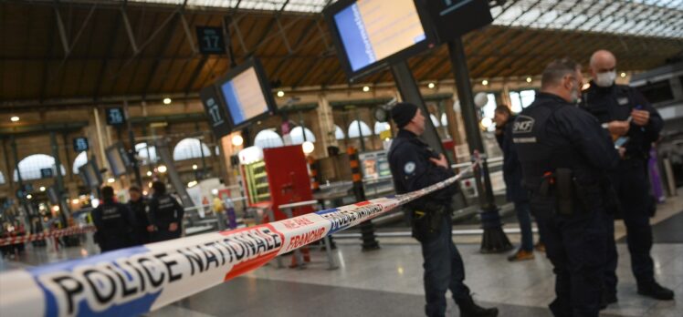 GÜNCELLEME – Paris'te tren garında bıçaklı saldırı