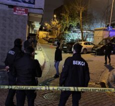 Kağıthane'de üç kişi silahla vurularak yaralandı