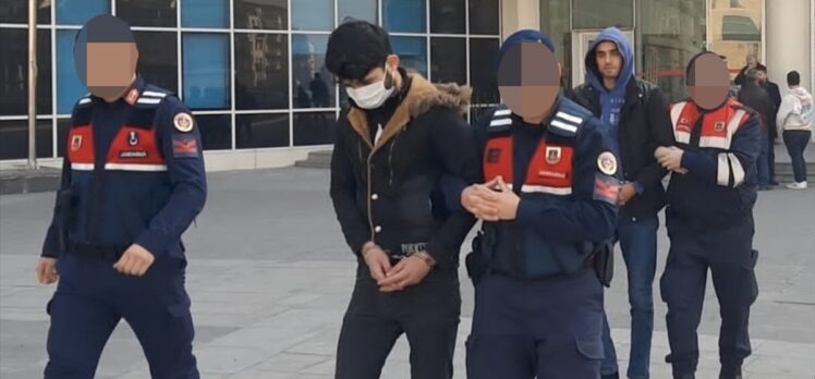 Kayseri'de DEAŞ operasyonunda yakalanan 2 zanlıdan 1'i tutuklandı