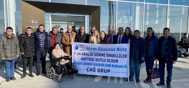 Kırşehir'de görme engelliler otomobil sürüş keyfi yaşadı