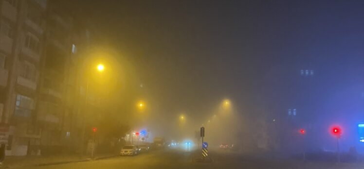 Kırşehir'de yoğun sis etkili oluyor