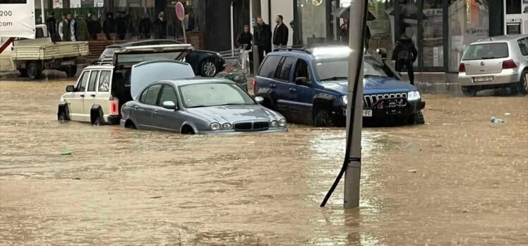 Kosova'nın bazı bölgelerinde sel nedeniyle acil durum ilan edildi