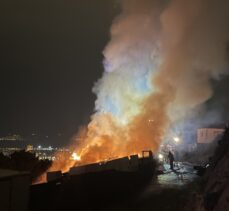 Maltepe'de 2 gecekondu yandı