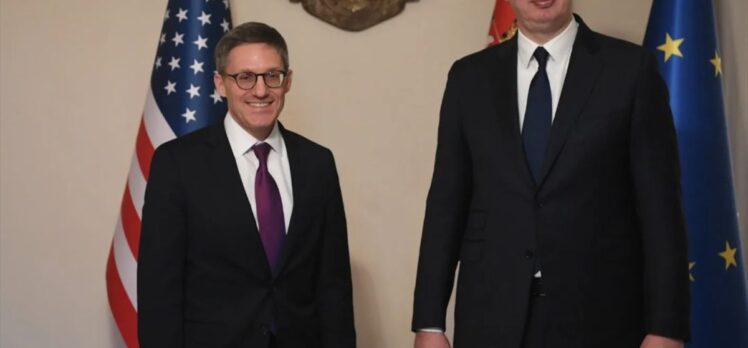Sırp lider Vucic, ABD'li yetkili Chollet ile Kosova meselesini görüştü