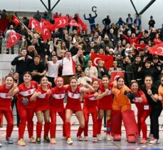 Türk hokeyinde Ümit Milli Kadın Takımı'nın Avrupa üçüncülüğü gururu