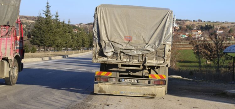 Uşak'ta kamyona çarpan işçi servisindeki 5 kişi yaralandı