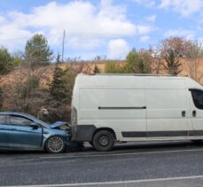 Uşak'ta zincirleme trafik kazasında 4 kişi yaralandı