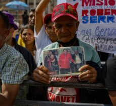 Venezuela'da kamu çalışanları ücretlerinin arttırılması için gösteri yaptı
