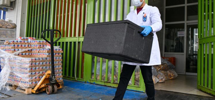 ABB'nin “Yemek Ver” kampanyasında ilk paketlerin depremzedelere dağıtımına başlandı