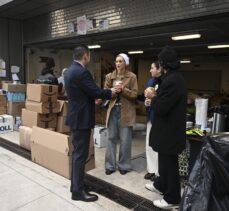 ABD'li ünlü model Bella Hadid, depremzedeler için Türkevi'ne yardım kutuları getirdi